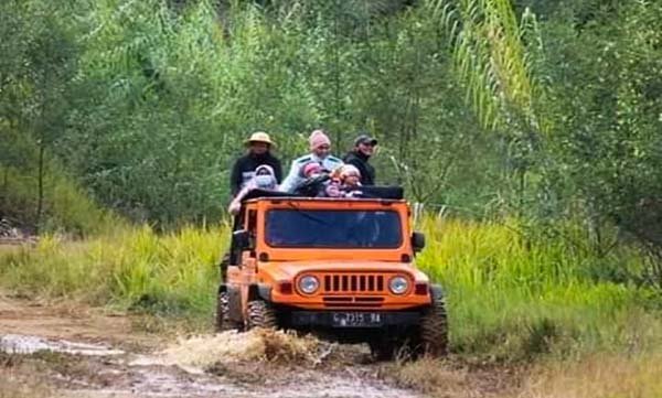 jeep wisata dieng